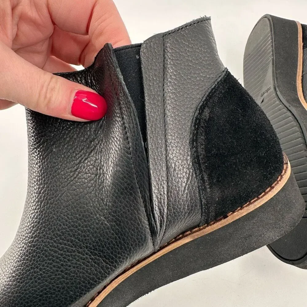 NWOB SoftWalk Wesley Women's Leather Side Zip Ankle Bootie Black Size 8.5 Narrow